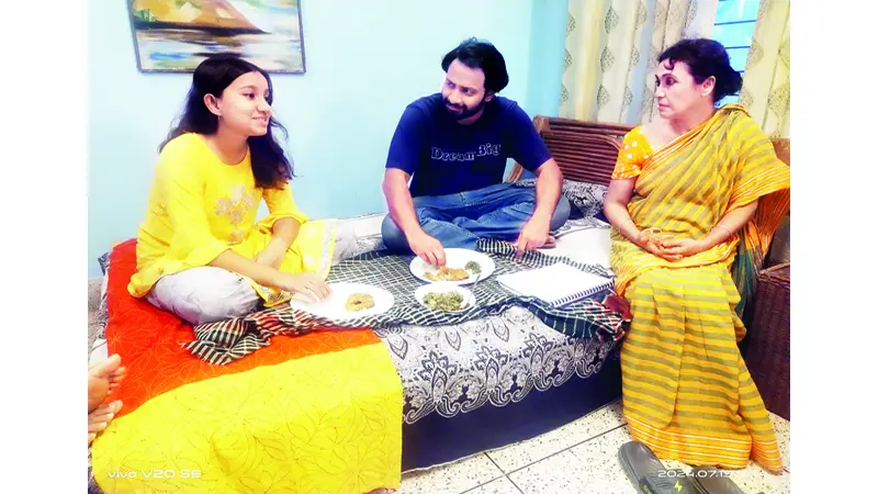 তরুণ-তরুণীর গল্পে ‘জোড়া শালিক’ তরুণ-তরুণীর গল্পে ‘জোড়া শালিক’