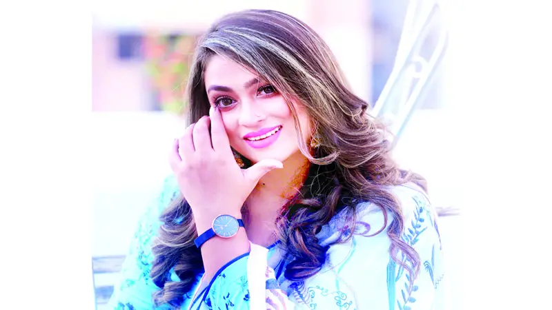 অবশেষে প্রকাশ্যে পপি অবশেষে প্রকাশ্যে পপি
