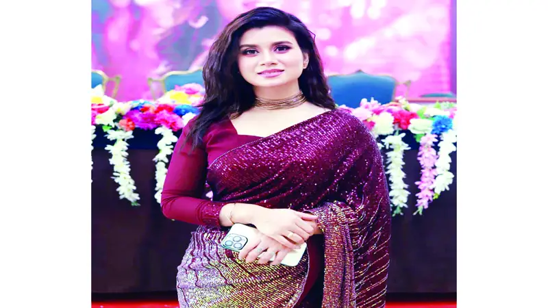 সৌদি আরব মাতিয়ে এলেন লাবণ্য সৌদি আরব মাতিয়ে এলেন লাবণ্য