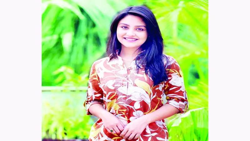 নিহার ‘মিথ্যে প্রেমের গল্প’ নিহার ‘মিথ্যে প্রেমের গল্প’