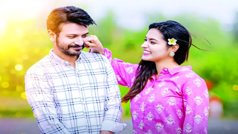 বিয়েবাড়ির গল্পে ইয়াশ-ফারিণ বিয়েবাড়ির গল্পে ইয়াশ-ফারিণ