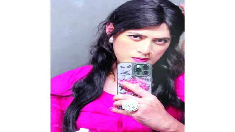 নারীবেশে ইরফান সাজ্জাদ নারীবেশে ইরফান সাজ্জাদ