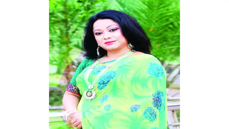 গানে ব্যস্ত আলম আরা মিনু গানে ব্যস্ত আলম আরা মিনু