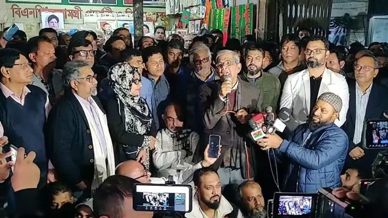 সরকারকে পরাজিত করতে হবে তীব্র আন্দোলনে সরকারকে পরাজিত করতে হবে তীব্র আন্দোলনে