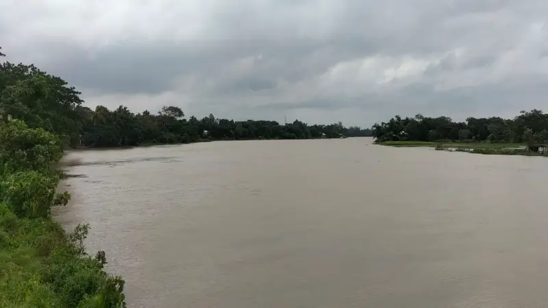 বৃষ্টিতে ফুঁসে উঠেছে দিরাইয়ের নদ-নদীর পানি বৃষ্টিতে ফুঁসে উঠেছে দিরাইয়ের নদ-নদীর পানি