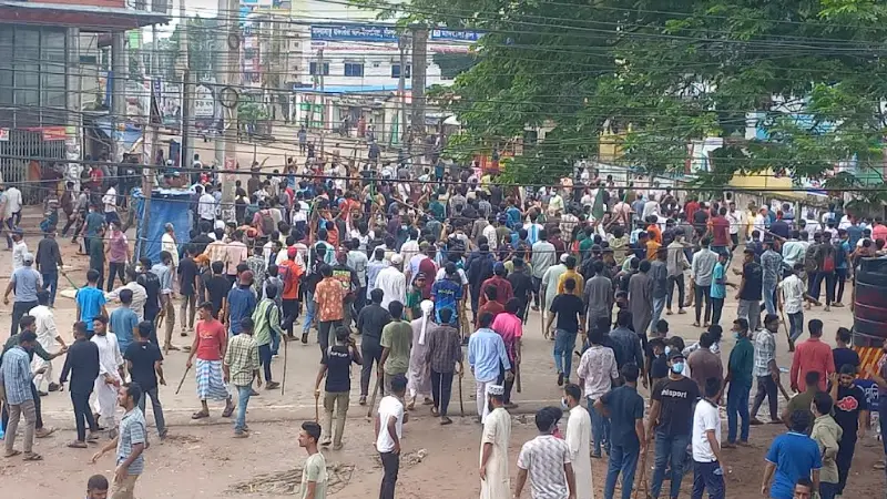 চাঁদপুরে শিক্ষার্থী-ছাত্রলীগের দফায় দফায় সংঘর্ষ, আহত ২৫ চাঁদপুরে শিক্ষার্থী-ছাত্রলীগের দফায় দফায় সংঘর্ষ, আহত ২৫