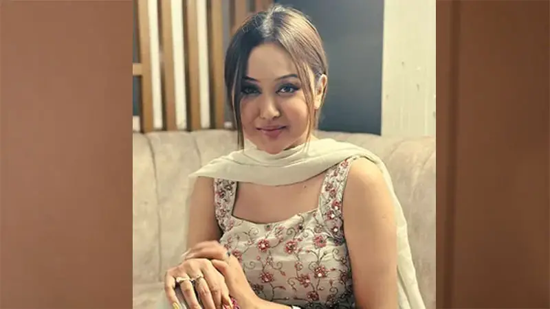 কোটা সংস্কার : একাত্মতা প্রকাশ করলেন চমক কোটা সংস্কার : একাত্মতা প্রকাশ করলেন চমক