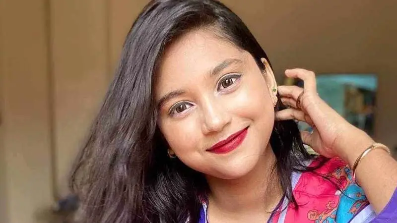 চুল ঝরে যাচ্ছে, রুক্ষ-শুষ্ক, নিমপাতায় ভরসা