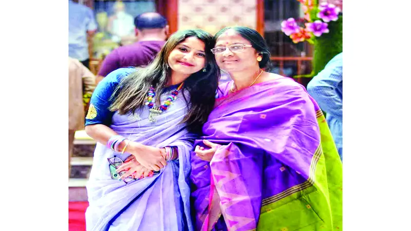 গল্পে আড্ডায় মায়ের স্মৃতি গল্পে আড্ডায় মায়ের স্মৃতি