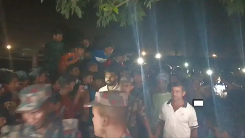 দুই বাংলাদেশিকে ফেরত দেওয়ায় ভারতীয় দুই নাগরিককে ছেড়ে দিল বিজিবি দুই বাংলাদেশিকে ফেরত দেওয়ায় ভারতীয় দুই নাগরিককে ছেড়ে দিল বিজিবি