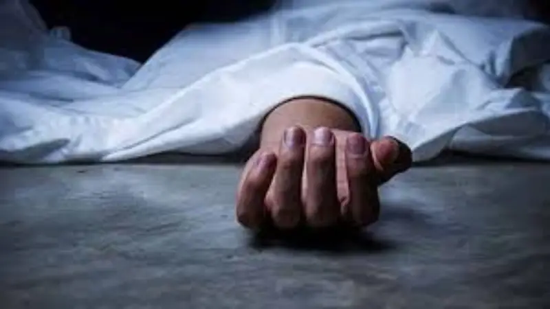 যাত্রীবেশী প্রতারকের পানি খেয়ে বিমানবাহিনীর সাবেক কর্মকর্তার মৃত্যু যাত্রীবেশী প্রতারকের পানি খেয়ে বিমানবাহিনীর সাবেক কর্মকর্তার মৃত্যু