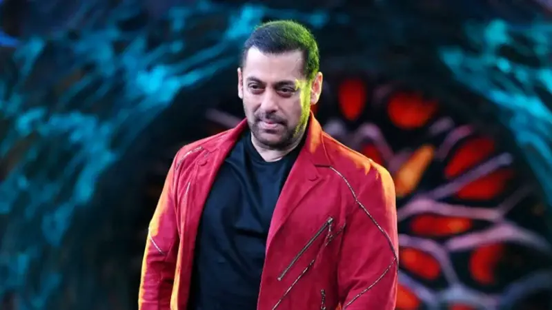 মৃত্যু ঝুঁকি নিয়েও শুটিং করছে সালমান খান মৃত্যু ঝুঁকি নিয়েও শুটিং করছে সালমান খান