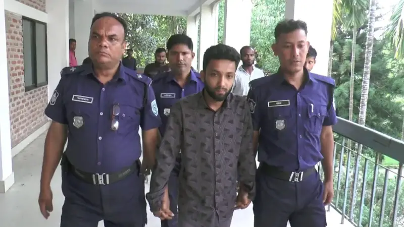 নীলফামারীতে অপহরণ ও ধর্ষণ মামলায় যুবকের ১৩ বছরের সাজা নীলফামারীতে অপহরণ ও ধর্ষণ মামলায় যুবকের ১৩ বছরের সাজা