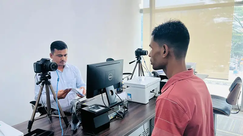 মালয়েশিয়ায় ই-পাসপোর্ট সেবা, ফি কত জানেন? মালয়েশিয়ায় ই-পাসপোর্ট সেবা, ফি কত জানেন?