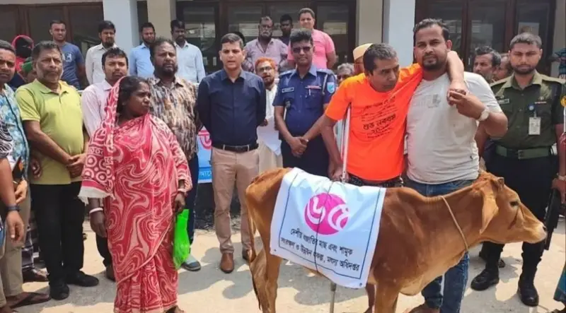 অনিয়মের অভিযোগে মৎস্য কর্মকর্তার অপসারণ দাবি অনিয়মের অভিযোগে মৎস্য কর্মকর্তার অপসারণ দাবি