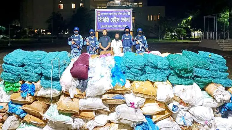 ভোলায় সাড়ে ১৪ কোটি টাকা মূল্যের অবৈধ জাল ও নিষিদ্ধ পলিথিন জব্দ ভোলায় সাড়ে ১৪ কোটি টাকা মূল্যের অবৈধ জাল ও নিষিদ্ধ পলিথিন জব্দ