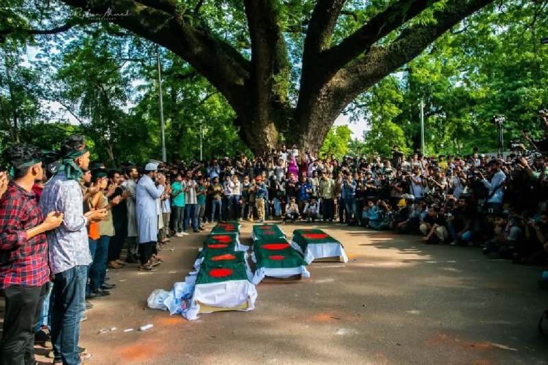 শিক্ষার্থীদের নিয়ে ছাত্রদল, ছাত্রশিবির, ইশা, বামপন্থী, সমন্বয়ক ও এক্টিভিস্টরা প্রতিরোধ গড়ে তুলেছিল