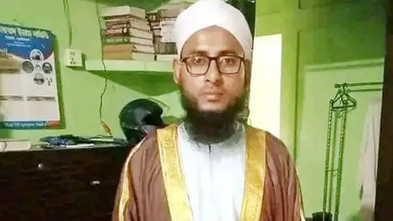 দ্বিতীয় বিয়ে করায় প্রথম স্ত্রীর কাছে ইমাম খুন, ১৫ দিন পর খাটের নিচে মিলল লাশ দ্বিতীয় বিয়ে করায় প্রথম স্ত্রীর কাছে ইমাম খুন, ১৫ দিন পর খাটের নিচে মিলল লাশ