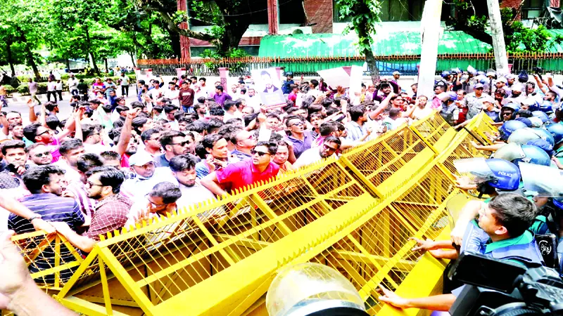 মেয়র হিসেবে শপথ গ্রহণে ইচ্ছাকৃতভাবে বিলম্ব করা হচ্ছে ॥ ইশরাক মেয়র হিসেবে শপথ গ্রহণে ইচ্ছাকৃতভাবে বিলম্ব করা হচ্ছে ॥ ইশরাক