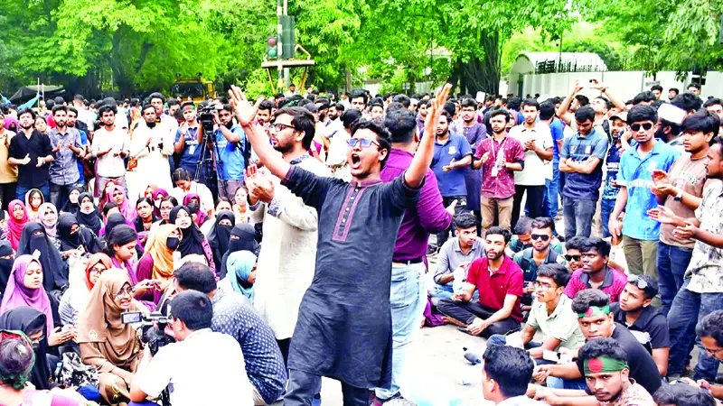 দাবি আদায় না হওয়া পর্যন্ত শাটডাউন দাবি আদায় না হওয়া পর্যন্ত শাটডাউন