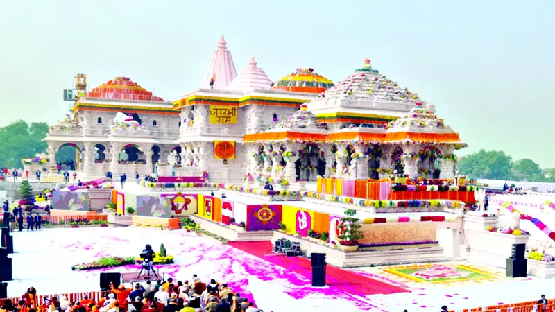 রাম মন্দিরের ছাদে ফুটো রাম মন্দিরের ছাদে ফুটো