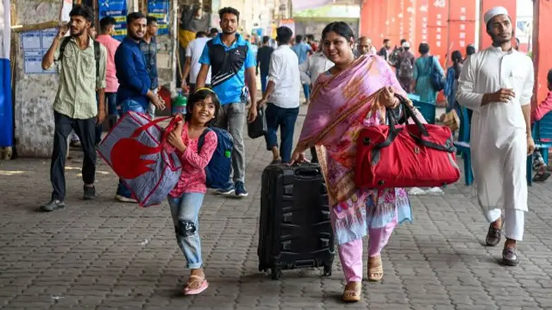 নাড়ির টানে ফিরছে মানুষ নাড়ির টানে ফিরছে মানুষ