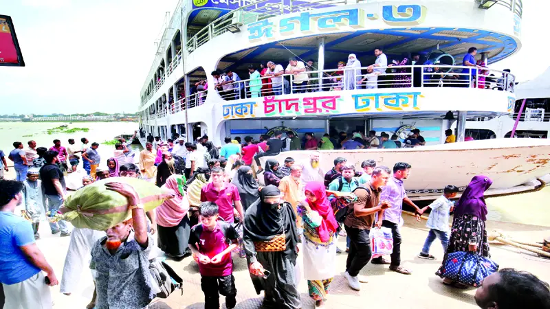 ঢাকায় ফিরছেন নগরবাসী সড়কে বাড়ছে যানবাহন ঢাকায় ফিরছেন নগরবাসী সড়কে বাড়ছে যানবাহন