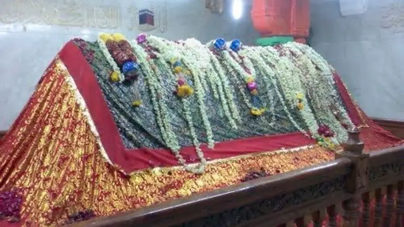মাজার নিয়ে ইসলাম কী বলে? মাজার নিয়ে ইসলাম কী বলে?