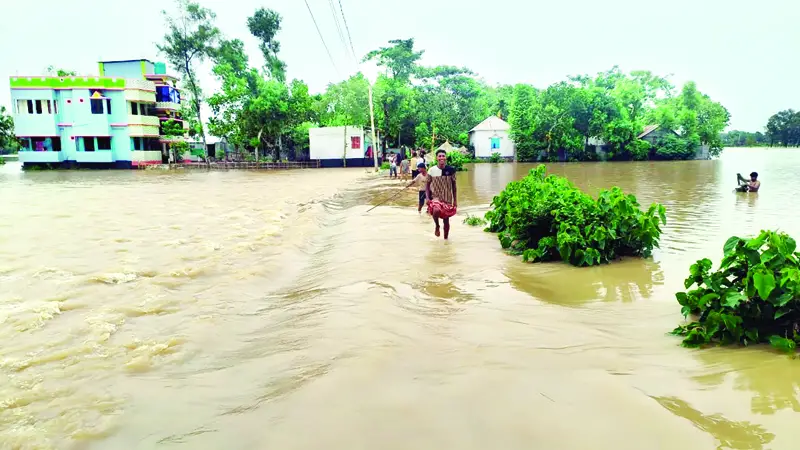 খাগড়াছড়িতে সড়ক যোগাযোগ বন্ধ বর্ষণ ও ঢলে ধস খাগড়াছড়িতে সড়ক যোগাযোগ বন্ধ বর্ষণ ও ঢলে ধস