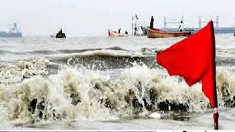 বঙ্গোপসাগরে লঘুচাপ সমুদ্রবন্দরে তিন নম্বর সতর্কতা বঙ্গোপসাগরে লঘুচাপ সমুদ্রবন্দরে তিন নম্বর সতর্কতা