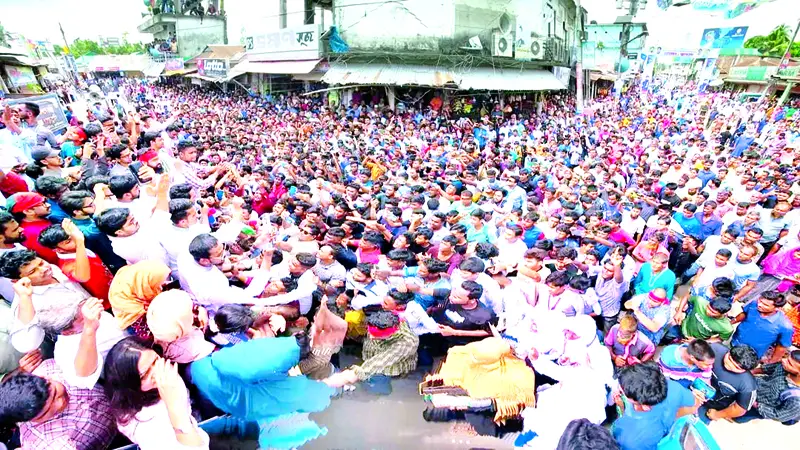 ছাত্রদের গায়ে হাত দেওয়ার পরিণতি ভালো হবে না নাহিদ ইসলাম