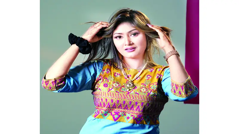 বর্ষাকালে চুলের যত্ন বর্ষাকালে চুলের যত্ন