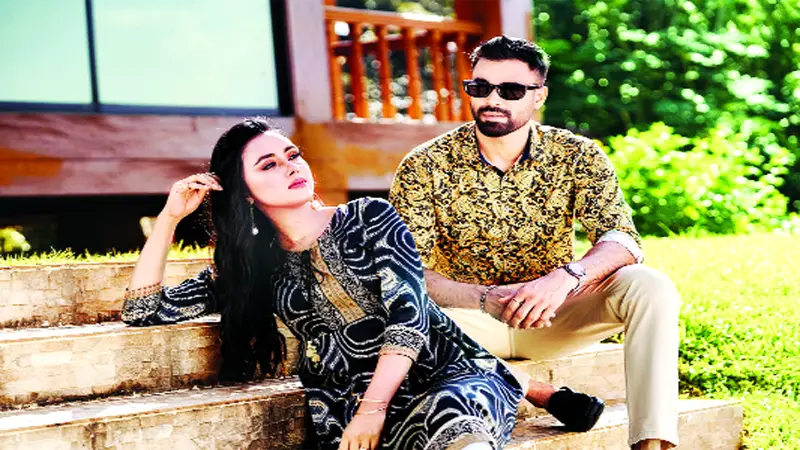 লা রিভে মিড-সিজন সেল লা রিভে মিড-সিজন সেল