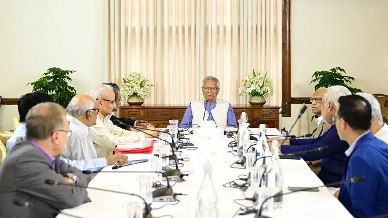 ঐকমত্য কমিশনের সঙ্গে প্রধান উপদেষ্টার বৈঠক ঐকমত্য কমিশনের সঙ্গে প্রধান উপদেষ্টার বৈঠক
