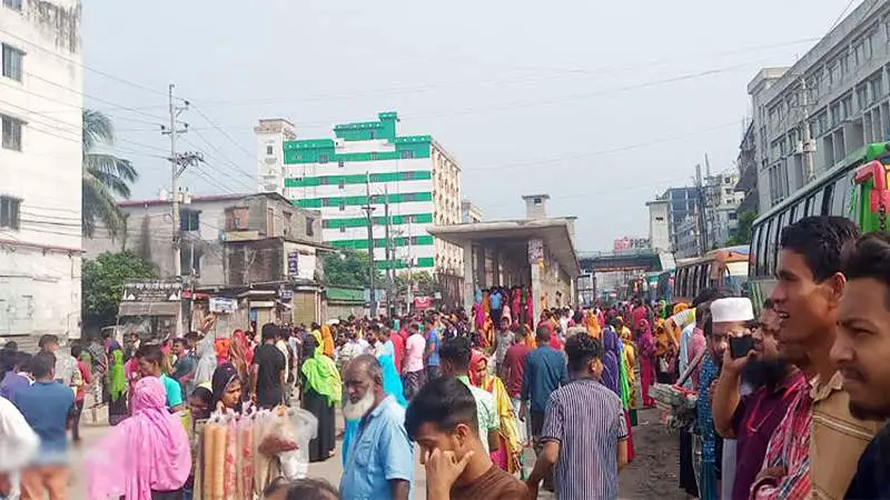 গাজীপুরে আবারও মহাসড়ক অবরোধ পোশাক শ্রমিকদের, ভোগান্তি চরমে গাজীপুরে আবারও মহাসড়ক অবরোধ পোশাক শ্রমিকদের, ভোগান্তি চরমে