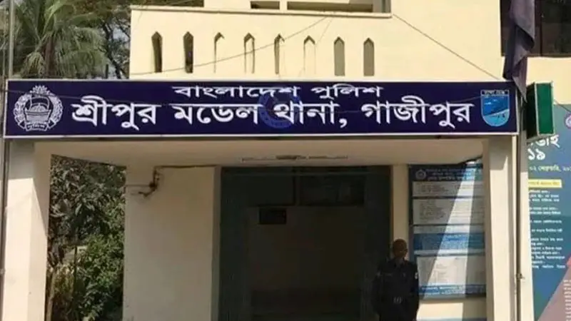 স্ত্রীর সঙ্গে পরকীয়া সন্দেহে বন্ধুকে গলা কেটে হত্যা স্ত্রীর সঙ্গে পরকীয়া সন্দেহে বন্ধুকে গলা কেটে হত্যা