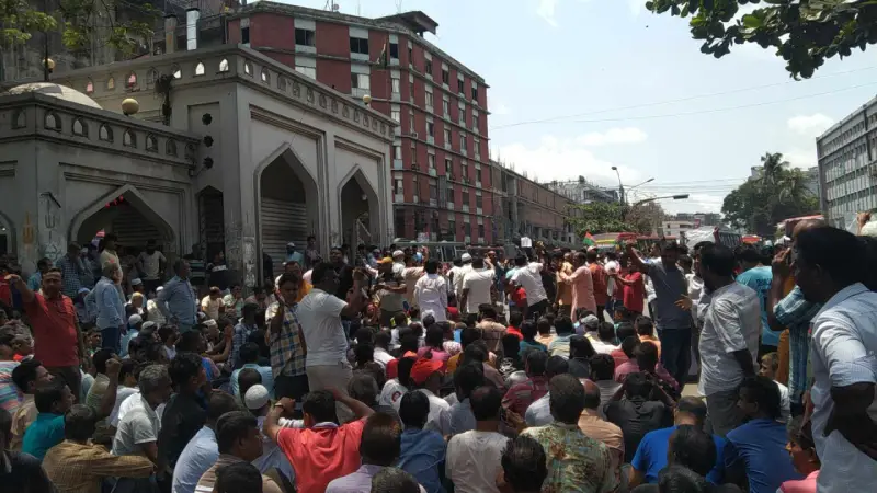 আবারও ব্লকেডের আওতায় গুলিস্তান,যান চলাচল বন্ধ আবারও ব্লকেডের আওতায় গুলিস্তান,যান চলাচল বন্ধ