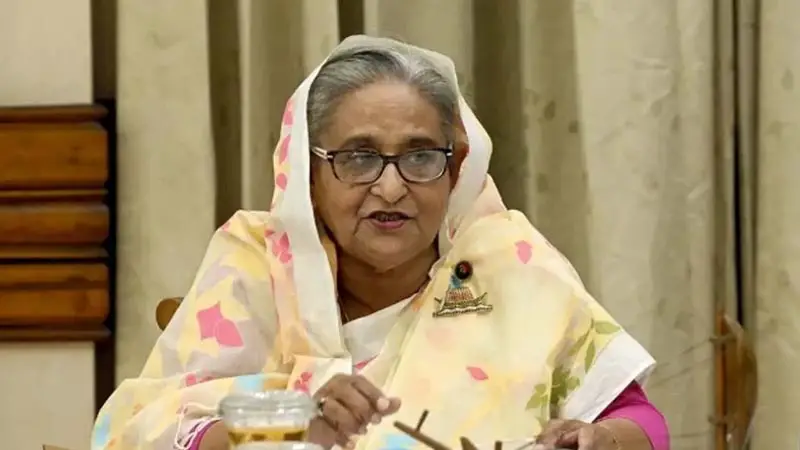 নাশকতাকারীরা সন্ত্রাসী, শক্ত হাতে দমন করুন: শেখ হাসিনা নাশকতাকারীরা সন্ত্রাসী, শক্ত হাতে দমন করুন: শেখ হাসিনা