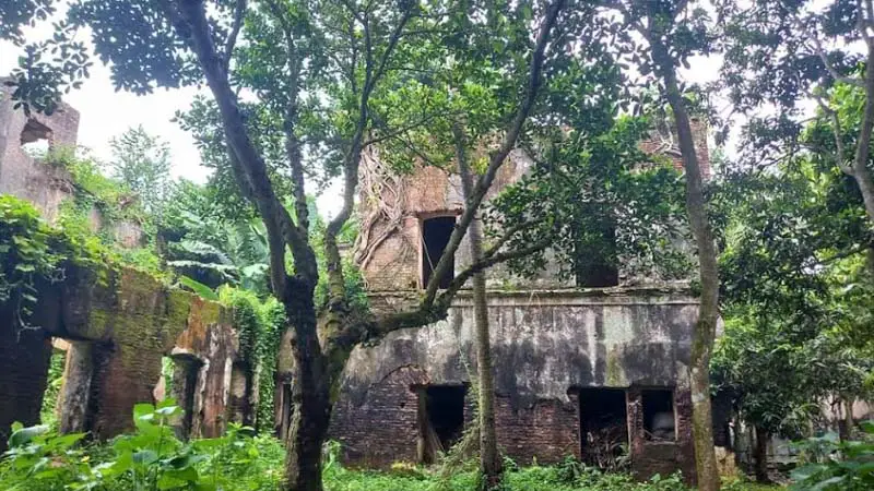 দুইশত বছরের স্বাক্ষী, ধ্বংসের ধার প্রান্তে মজিদপুর জমিদার বাড়ি দুইশত বছরের স্বাক্ষী, ধ্বংসের ধার প্রান্তে মজিদপুর জমিদার বাড়ি
