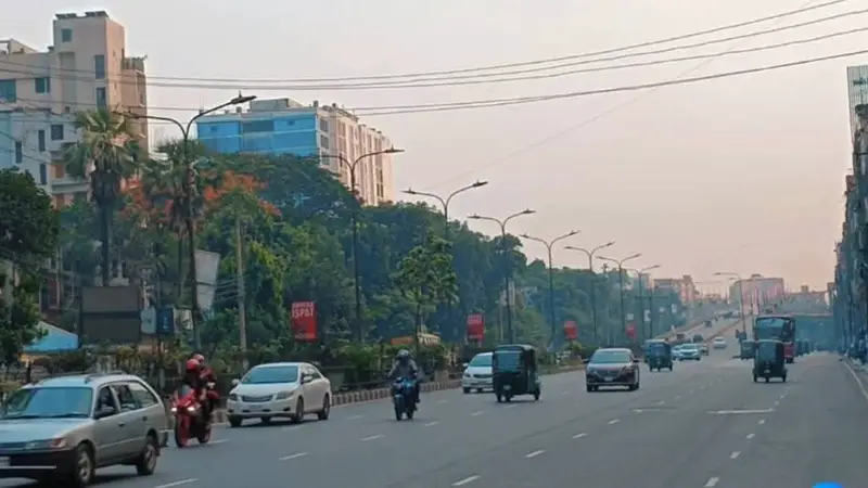 ঈদের ছুটিতে ঢাকায় ফাঁকা শহর, দেখা মিলছে অসহায়দের বাস্তবতা ঈদের ছুটিতে ঢাকায় ফাঁকা শহর, দেখা মিলছে অসহায়দের বাস্তবতা