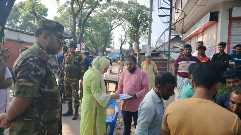 কুমিল্লার ব্রাহ্মণপাড়ায় যানবাহনে অতিরিক্ত ভাড়া আদায়ের অভিযোগে ভ্রাম্যমান আদালতে জরিমানা কুমিল্লার ব্রাহ্মণপাড়ায় যানবাহনে অতিরিক্ত ভাড়া আদায়ের অভিযোগে ভ্রাম্যমান আদালতে জরিমানা