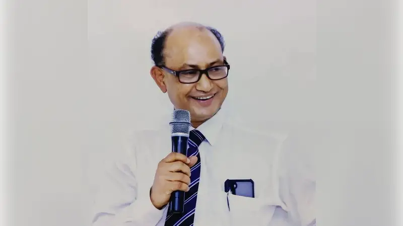 যেন এক নক্ষত্র নিভে গেছে, শোকের ছায়া নেমে এসেছে যেন এক নক্ষত্র নিভে গেছে, শোকের ছায়া নেমে এসেছে
