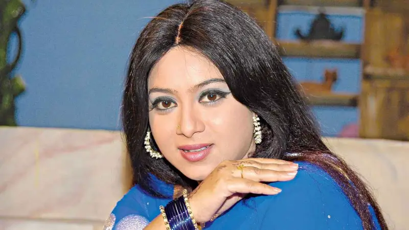 ভেরিফায়েড পেজ মানেই আসল নয়: ভক্তদের সতর্ক করলেন শাবনূর ভেরিফায়েড পেজ মানেই আসল নয়: ভক্তদের সতর্ক করলেন শাবনূর