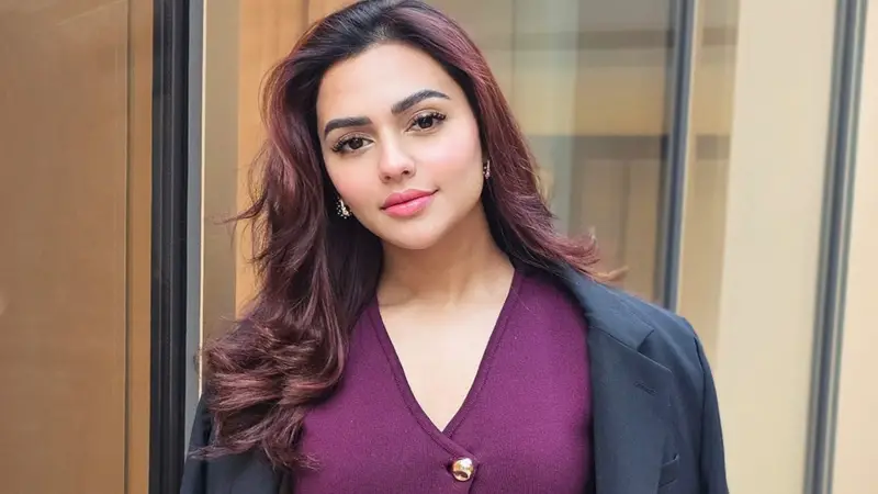 ভিউয়ের পেছনে ছুটতে ছুটতে যদি আমরা একটু থামতাম, একটু ভাবতাম ভিউয়ের পেছনে ছুটতে ছুটতে যদি আমরা একটু থামতাম, একটু ভাবতাম