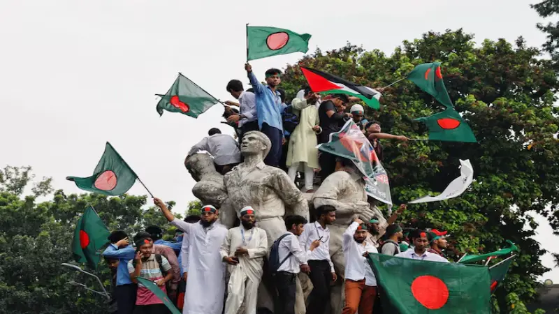 জুলাই গণআন্দোলনের গতি কমেছে, কিন্তু মুছে যায়নি জুলাই গণআন্দোলনের গতি কমেছে, কিন্তু মুছে যায়নি