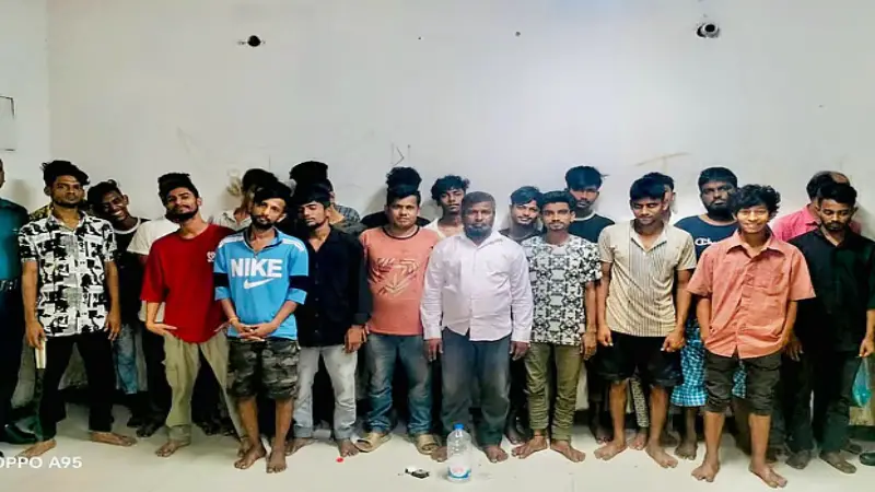 মোহাম্মদপুরে সাঁড়াশি অভিযানে ২৫ জন গ্রেপ্তার মোহাম্মদপুরে সাঁড়াশি অভিযানে ২৫ জন গ্রেপ্তার
