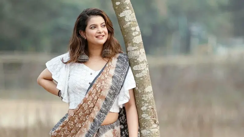 ‘এই দেশটা কারও বাপ-দাদার সম্পত্তি না, অতীত থেকে শিক্ষা না নিলে, ভবিষ্যতে আরও ভয়াবহ পরিণতি দেখতে হবে’ ‘এই দেশটা কারও বাপ-দাদার সম্পত্তি না, অতীত থেকে শিক্ষা না নিলে, ভবিষ্যতে আরও ভয়াবহ পরিণতি দেখতে হবে’
