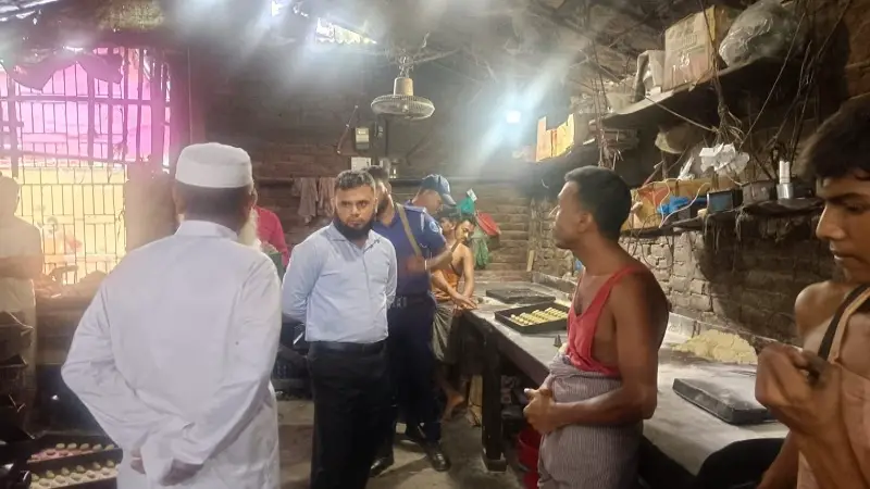 নোংরা পরিবেশে খাদ্য উৎপাদন, ১ লাখ টাকা জরিমানা তোফা ফুডকে নোংরা পরিবেশে খাদ্য উৎপাদন, ১ লাখ টাকা জরিমানা তোফা ফুডকে