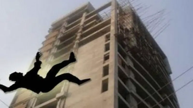 বরিশালে নির্মাণাধীন ভবন থেকে পড়ে নির্মাণ শ্রমিকের মৃত্যু