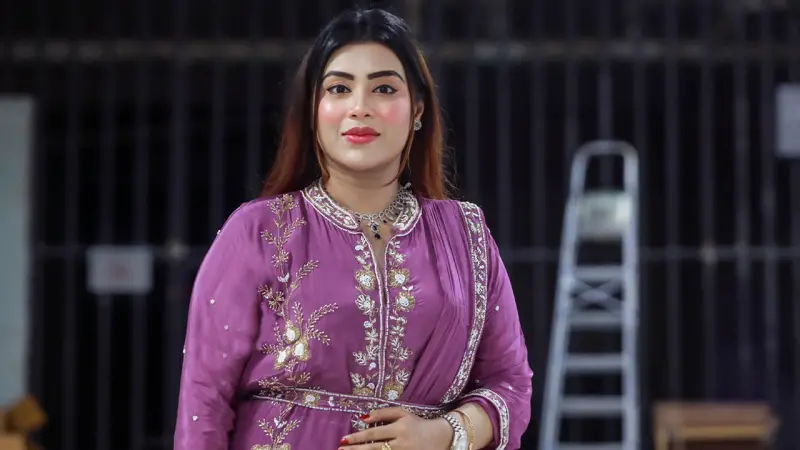 ট্রাম্পের যেমন টাকার অভাব আছে আমিও ব্যতিক্রম নই: মিষ্টি জান্নাত ট্রাম্পের যেমন টাকার অভাব আছে আমিও ব্যতিক্রম নই: মিষ্টি জান্নাত